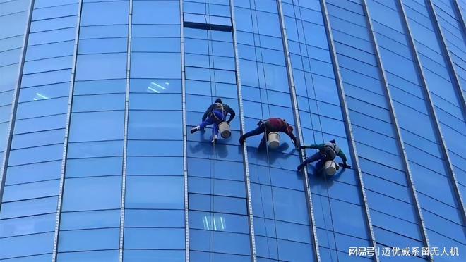 应对蜘蛛人老龄化迈优威FC双系留高空清洗无人机填补劳动力缺口