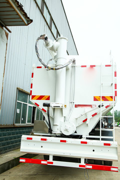 大型超声波清洗机在清洁行业中的应用