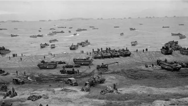 斯大林看完长津湖战报后当即下令：将36个师装备交给中国同志