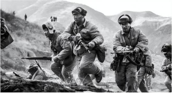 斯大林看完长津湖战报后当即下令：将36个师装备交给中国同志(图6)