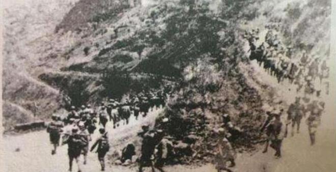 斯大林看完长津湖战报后当即下令：将36个师装备交给中国同志(图7)