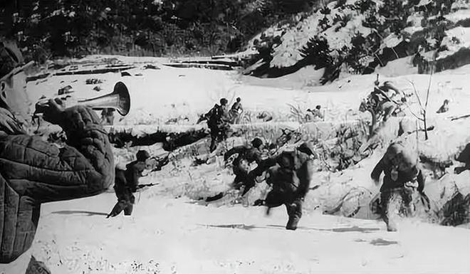 斯大林看完长津湖战报后当即下令：将36个师装备交给中国同志(图16)