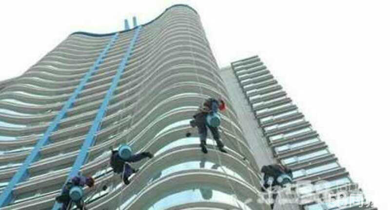 帮你爬山带你飞外骨骼机器人、飞行器等亮相世界机器人博览会