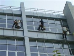 不同材质的建筑高空外墙清洗方法