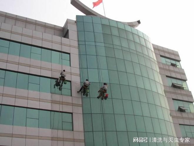 东莞酒店高空洗外墙流程(图3)