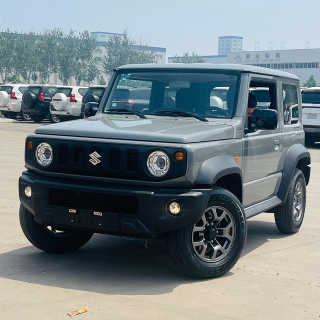 那里可以买到铃木吉姆尼天津港现车库存最低10多万提车可分期