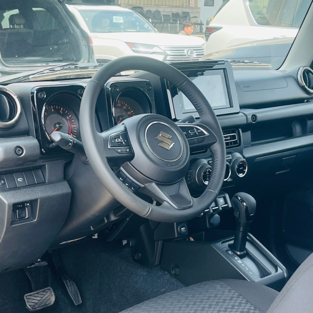 那里可以买到铃木吉姆尼天津港现车库存最低10多万提车可分期(图6)