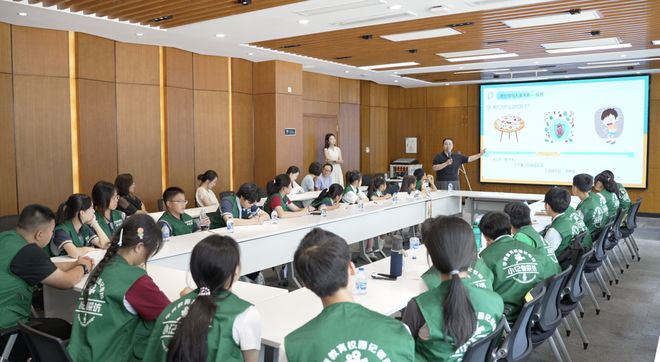 小记者探科技探秘生命密码：走进生物实验室感受“神奇微生物”的独特魅力(图8)