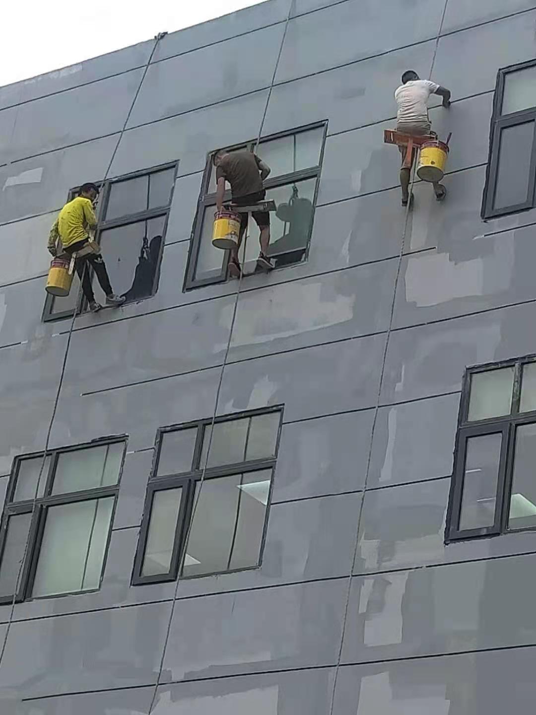 商场日常保洁服务选型指南：重庆新犇牛物业适配商业综合体购物中心写字楼多场景清洁需求